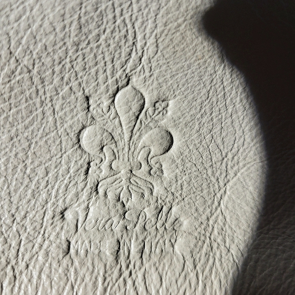 Vera Pelle Elegant Cream and Tan Crossbody Bag - Picture 9 of 11